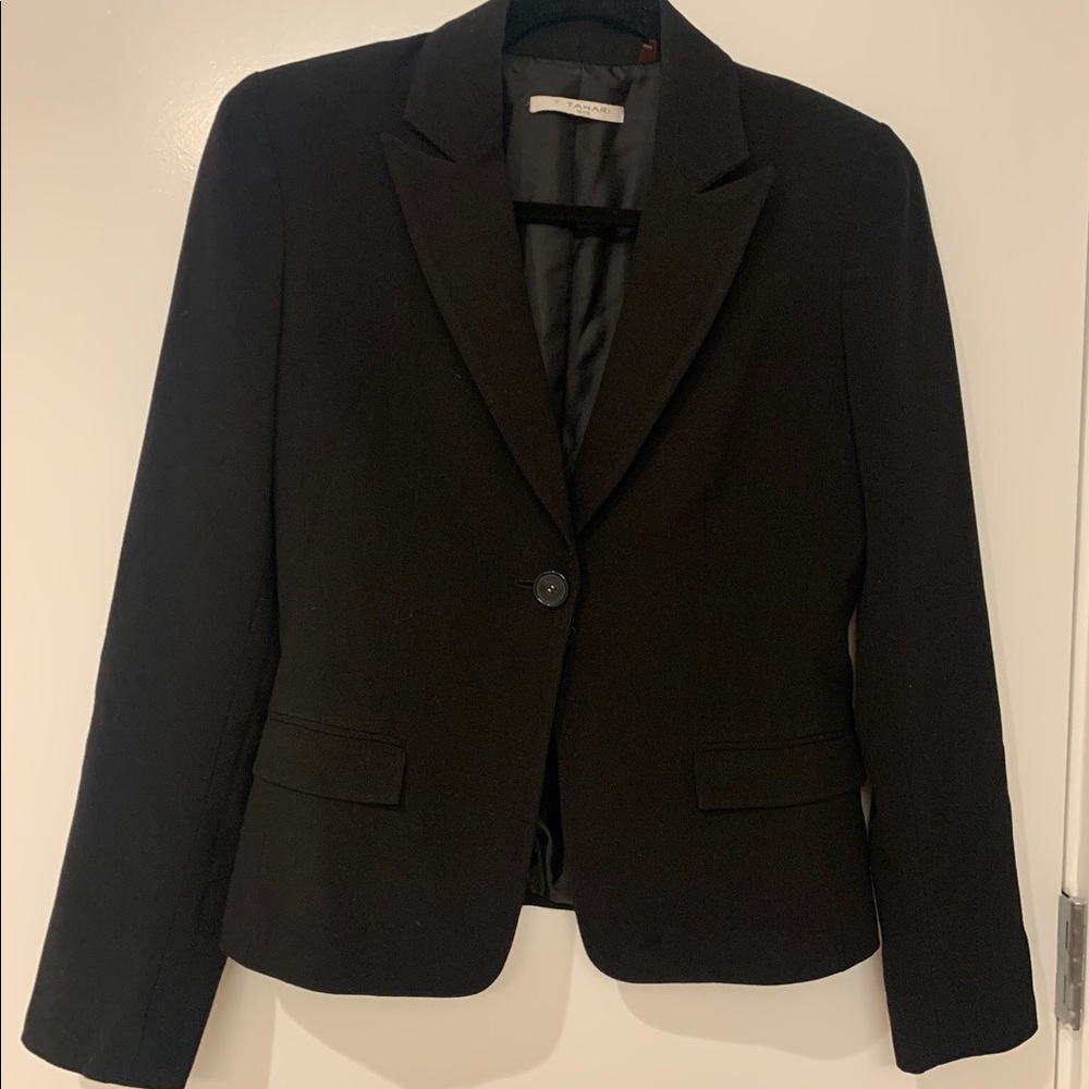 Tahari Size 4 Suit Jacket